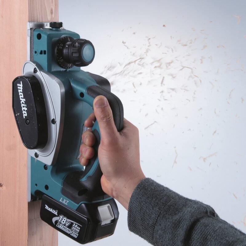 Makita DKP180Z 18V Li-Ion 82mm Cordless Planer